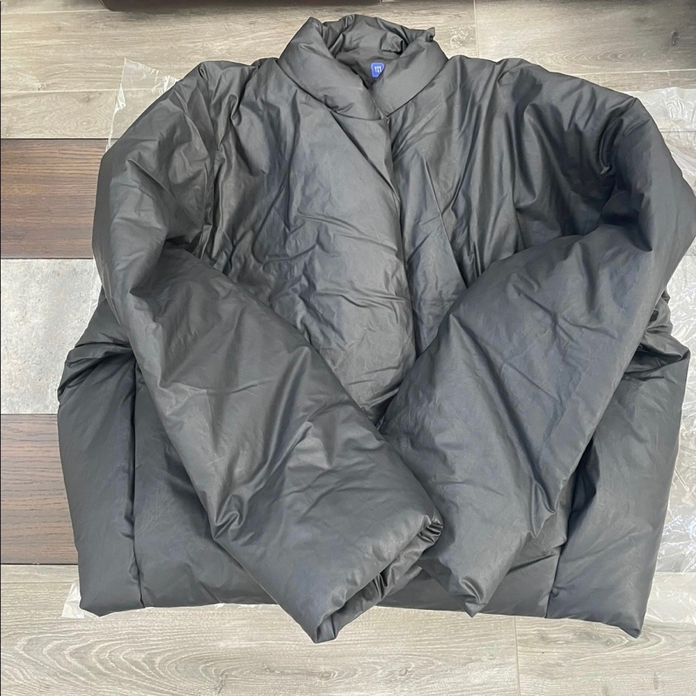 YEEZY X GAP ROUND JACKET